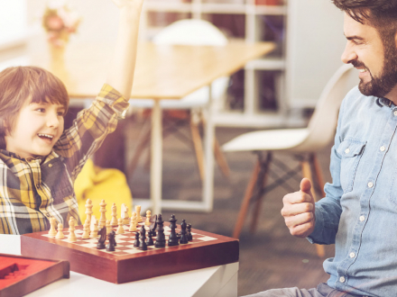 Guía practica en manejo del tiempo en casa y lúdica familiar en confinamiento