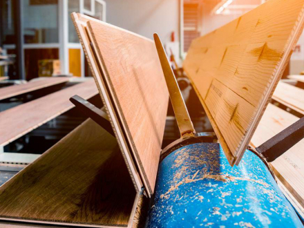 Guía práctica en salud psicosocial para la transformación de las maderas y fabricación de muebles