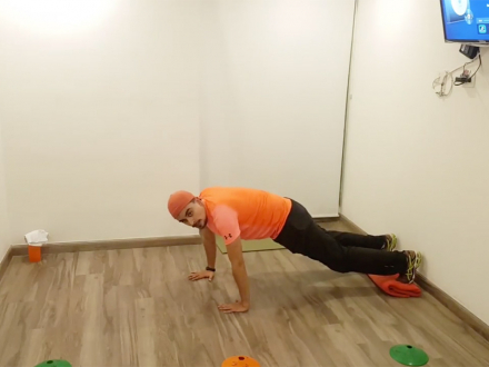 Muévete y contágiate de prevención, “entrenamiento militar”